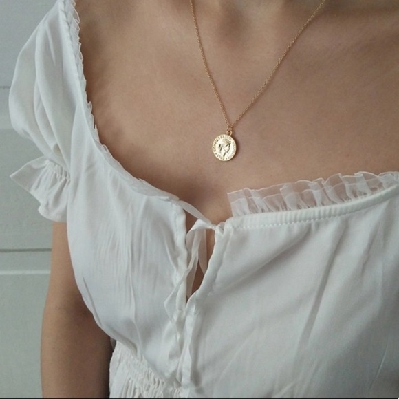 wander boutique Jewelry - COURTNEY ✨ Gold Dainty Pendant Coin Necklace